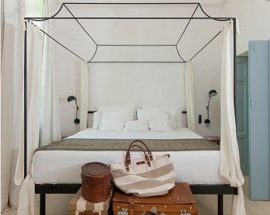 Unique Ideas to Accentuate the Area Behind the Bed