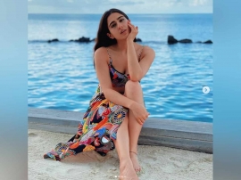 Take some fashion inspo from Sara Ali Khan`s colourful vacation wardrobe