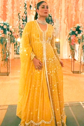 Kareena Kapoor Khan channels her inner diva in this gorgeous bright yellow anarkali