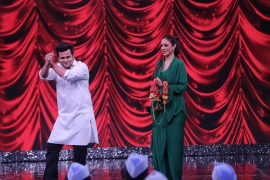 Tabu left in splits on Zee Comedy Show as Dr Sanket Bhosale and Sugandha Mishra Bhosle mimicked Sanjay Dutt and Kangana Ranaut