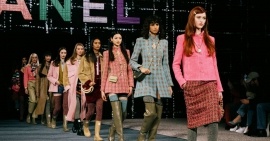 Chanel dedicates AW22 collection to tweed