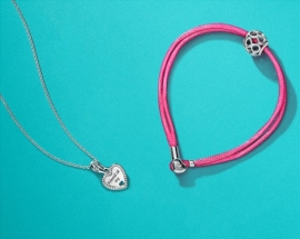 MEET THE SISTERS WHO BROUGHT PANDORA TO INDIA
