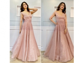 Gorgeous Actress Divyanka Tripathi Wearing KALKI Fashion