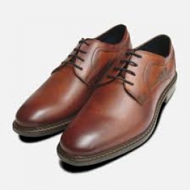What shoes to wear with chino pants
