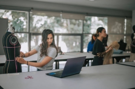 Fashion Design Education: Nurturing Creativity and Innovation in the Next Generation