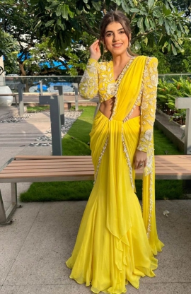 Outfit Ideas for Bridesmaids: Stylish, Elegant, and Comfortable Options for Every Wedding