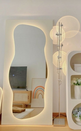 The world of interior design has shifted, and mirrors are no longer just functional objects—they have evolved into architectural statements. Aligned with the rise of 