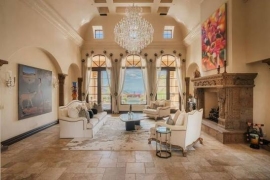 Timeless Layers: The Art of Mixing Textures in Modern Interiors