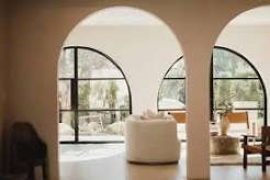 Curved Interiors: Why Soft Shapes Are Defining Modern Homes