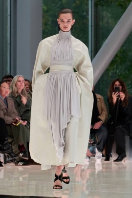 The New Romanticism: Soft, Feminine Fashion Reimagined